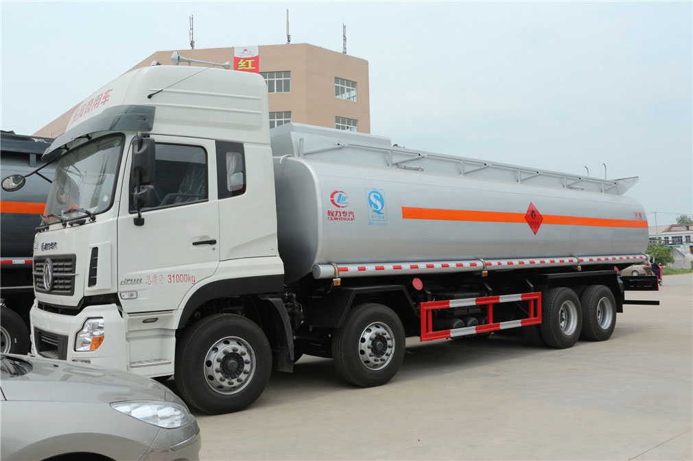 東風(fēng)天龍前四后八25立方運(yùn)油車(chē)